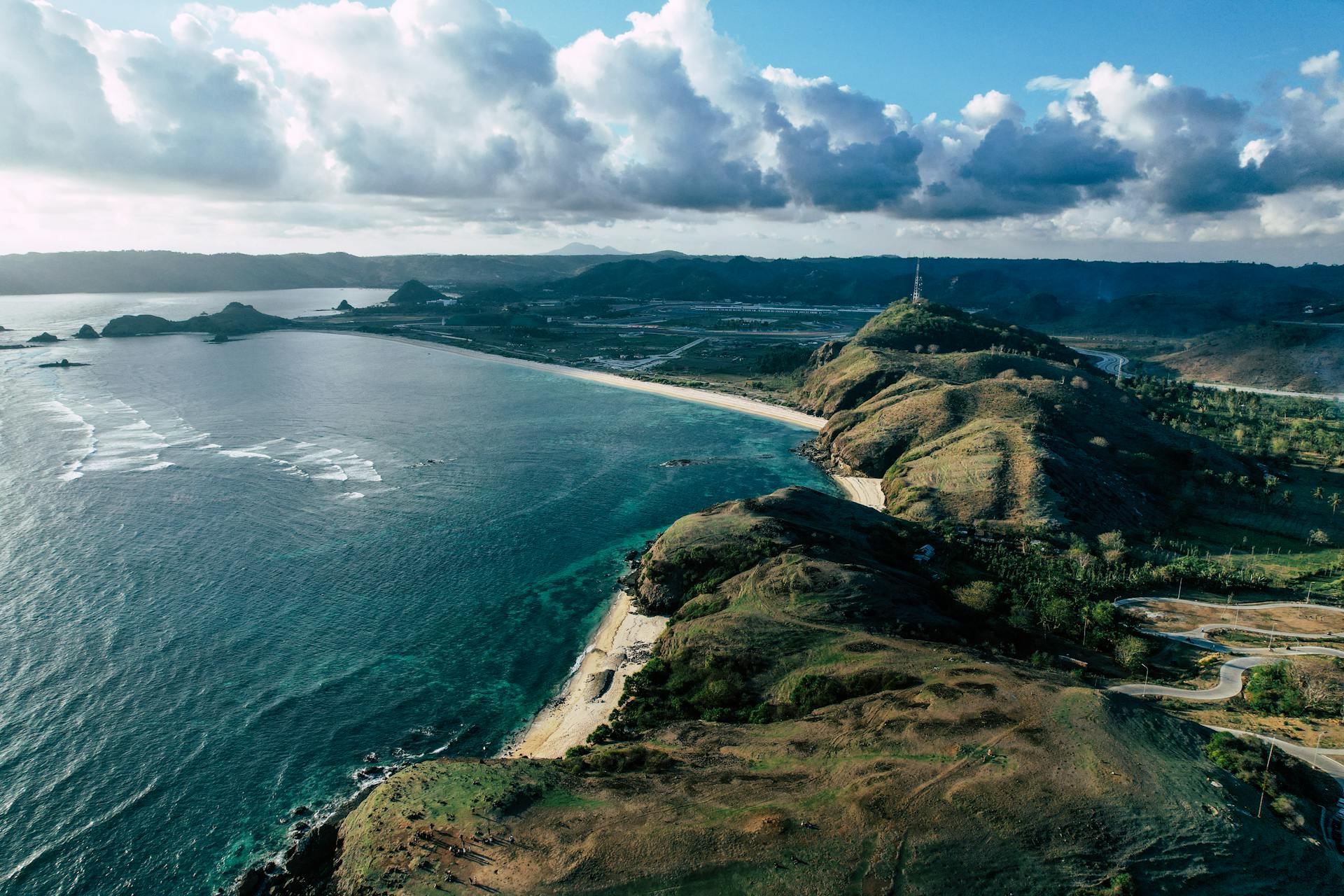 Anti-Langweilig Staycation: 5 komfortable Hotels & Resorts in Mandalika